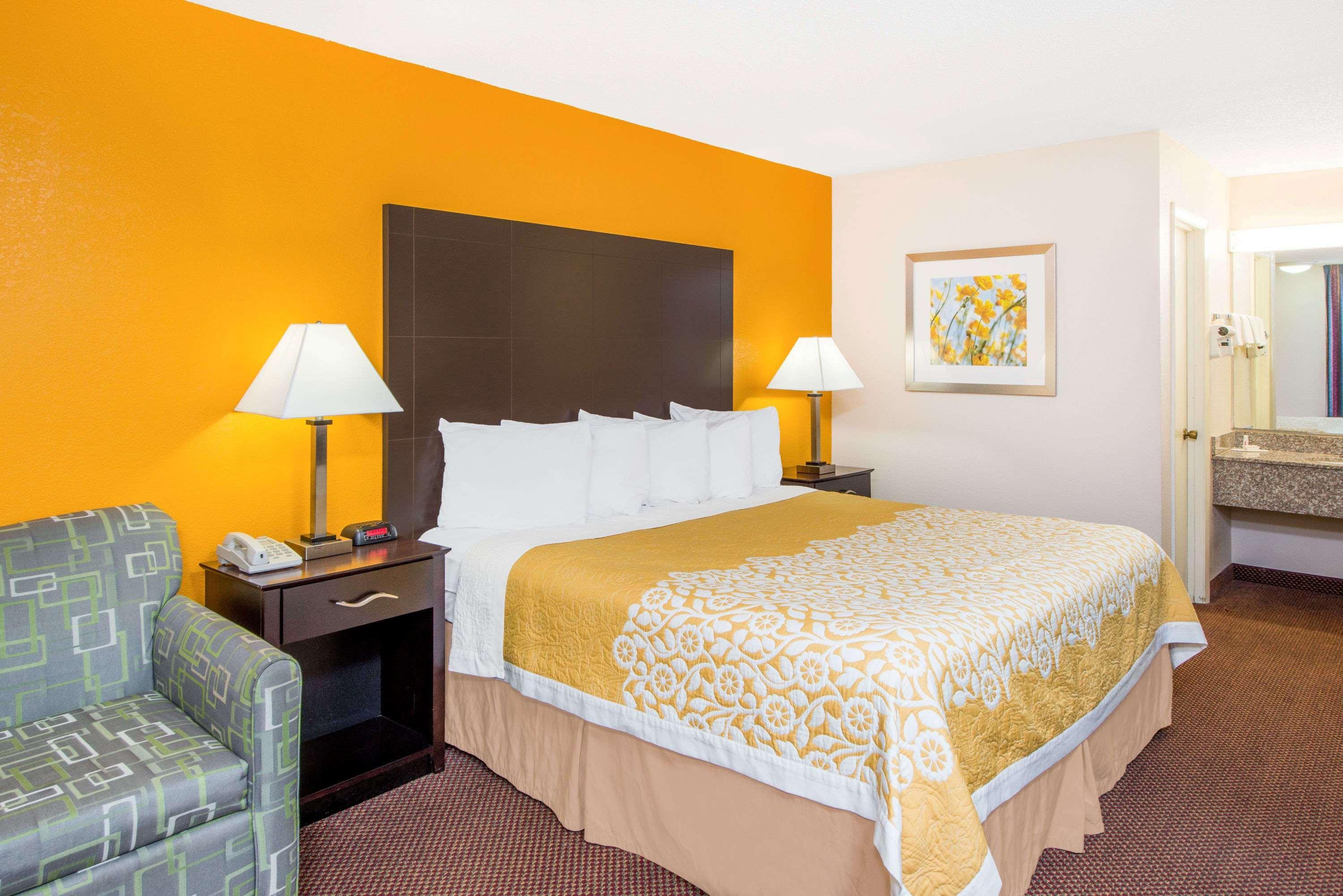 Days Inn By Wyndham Calvert City - Paducah East Экстерьер фото
