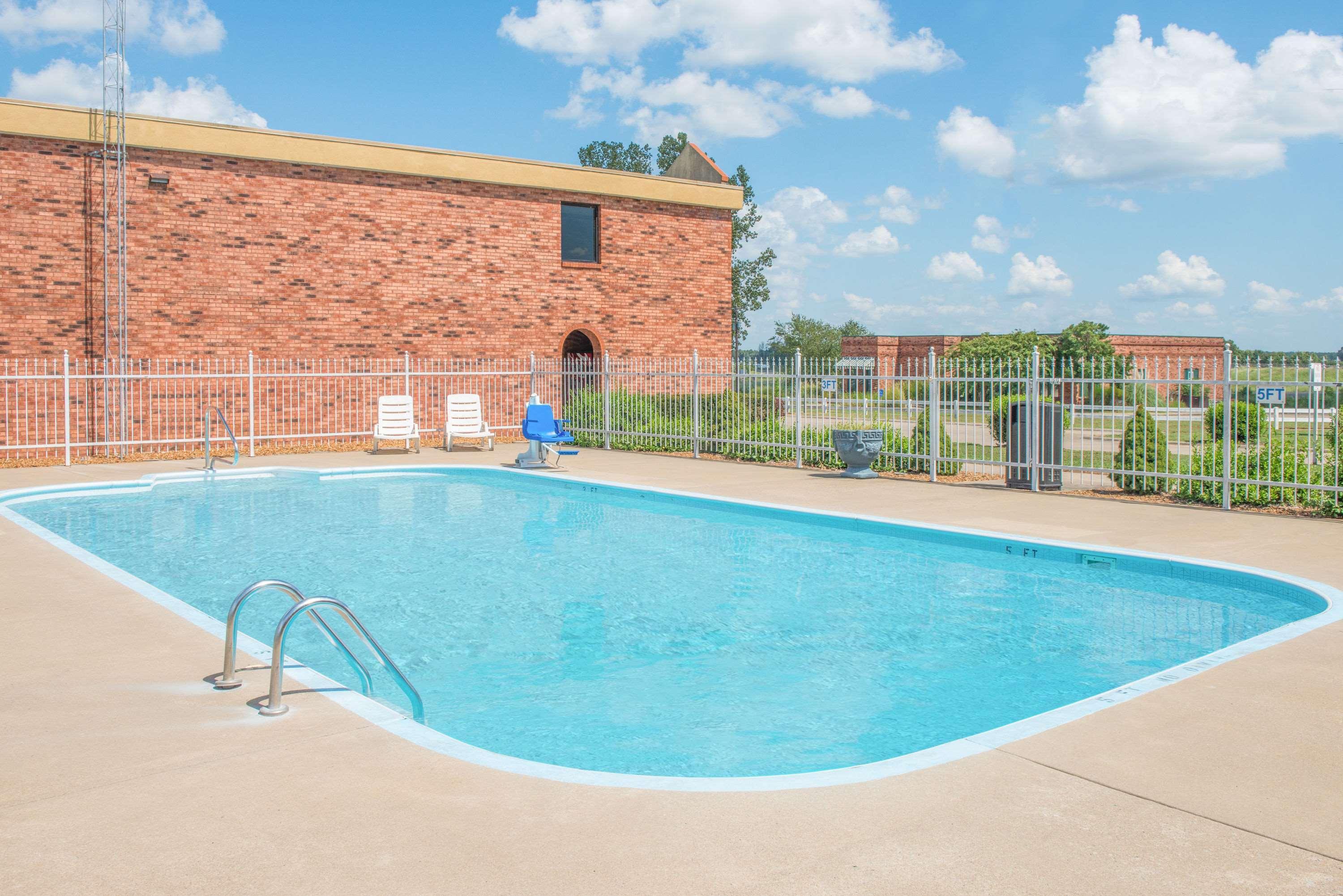 Days Inn By Wyndham Calvert City - Paducah East Экстерьер фото