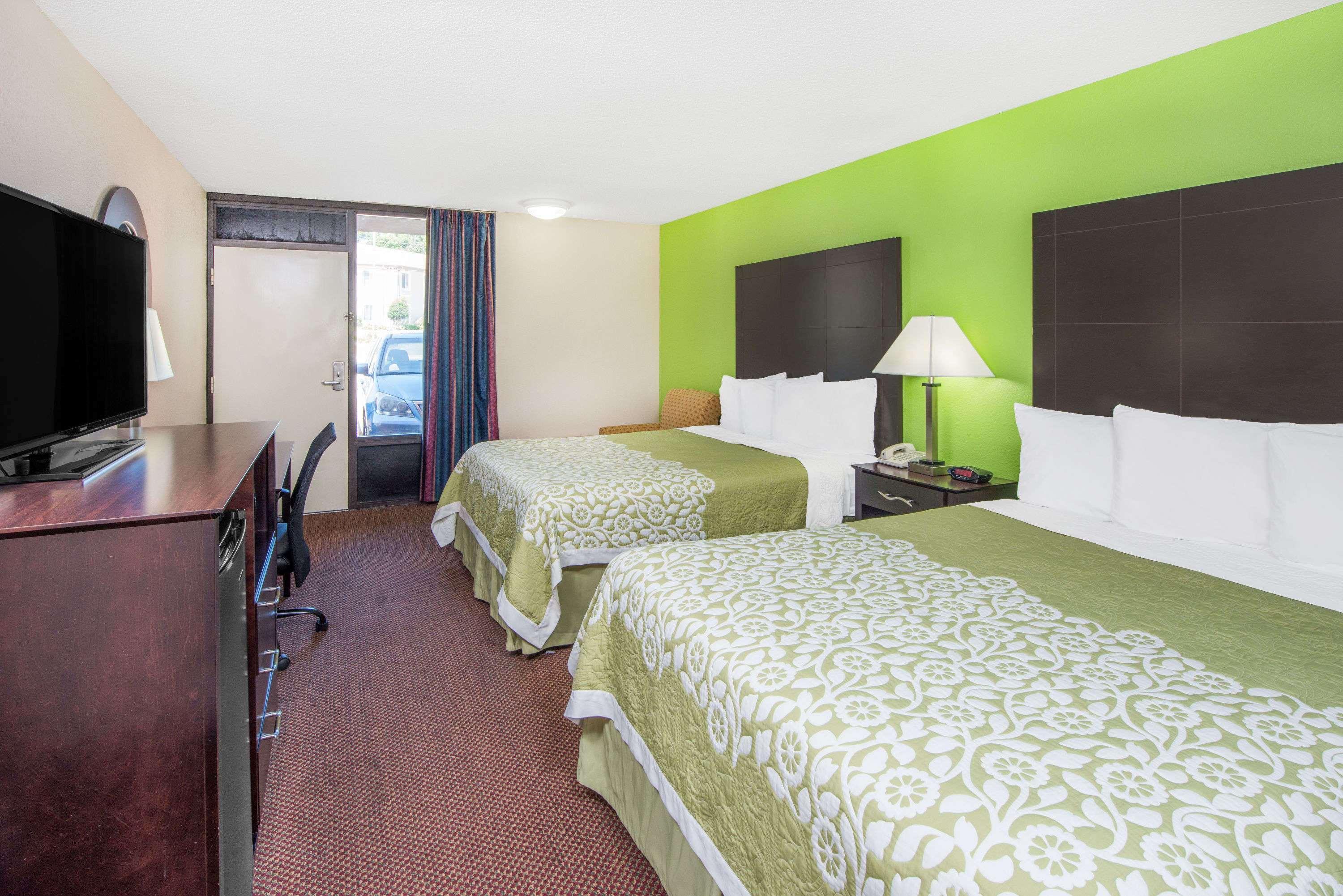 Days Inn By Wyndham Calvert City - Paducah East Экстерьер фото